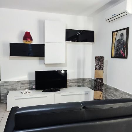 Vico Stazione Apartment Uta Luaran gambar